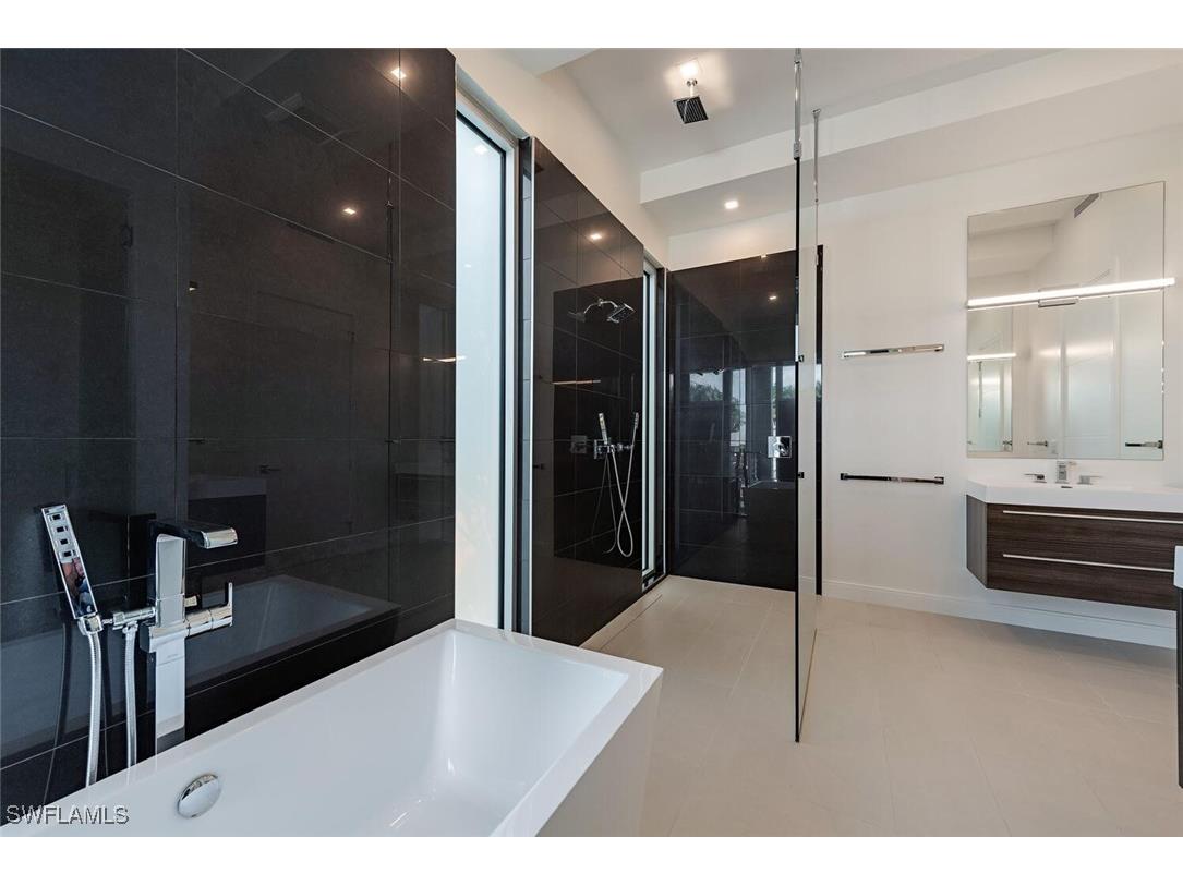 1559 Chesapeake Avenue Naples FL 34102 225077747 image23