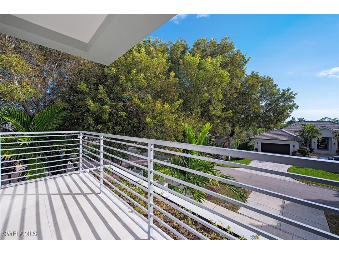 1559 Chesapeake Avenue Naples FL 34102 225077747 image27