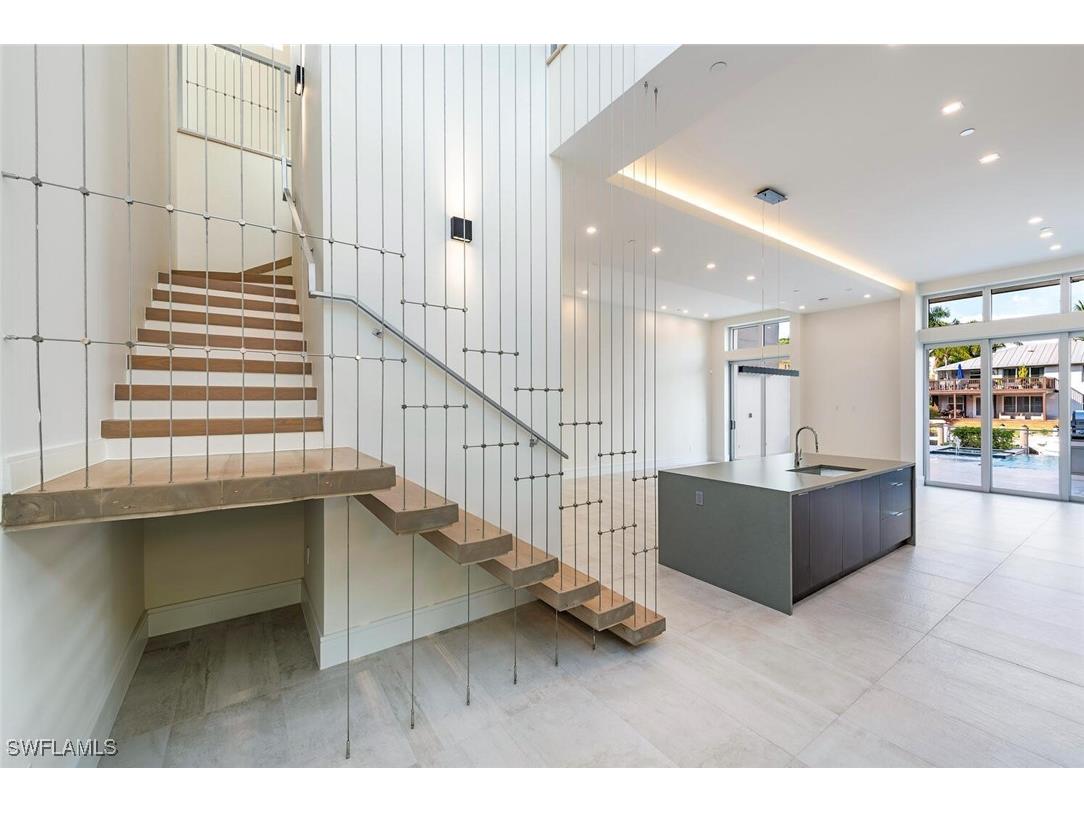 1559 Chesapeake Avenue Naples FL 34102 225077747 image4