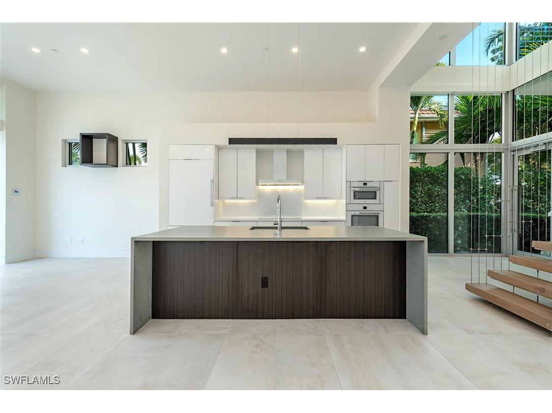 1559 Chesapeake Avenue Naples FL 34102 225077747 image5