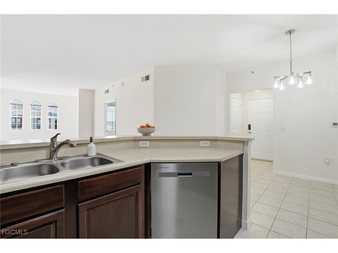 15590 Ocean Walk Circle #304 Fort Myers FL 33908 2025018350 image10