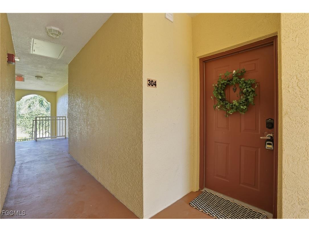 15590 Ocean Walk Circle #304 Fort Myers FL 33908 2025018350 image4