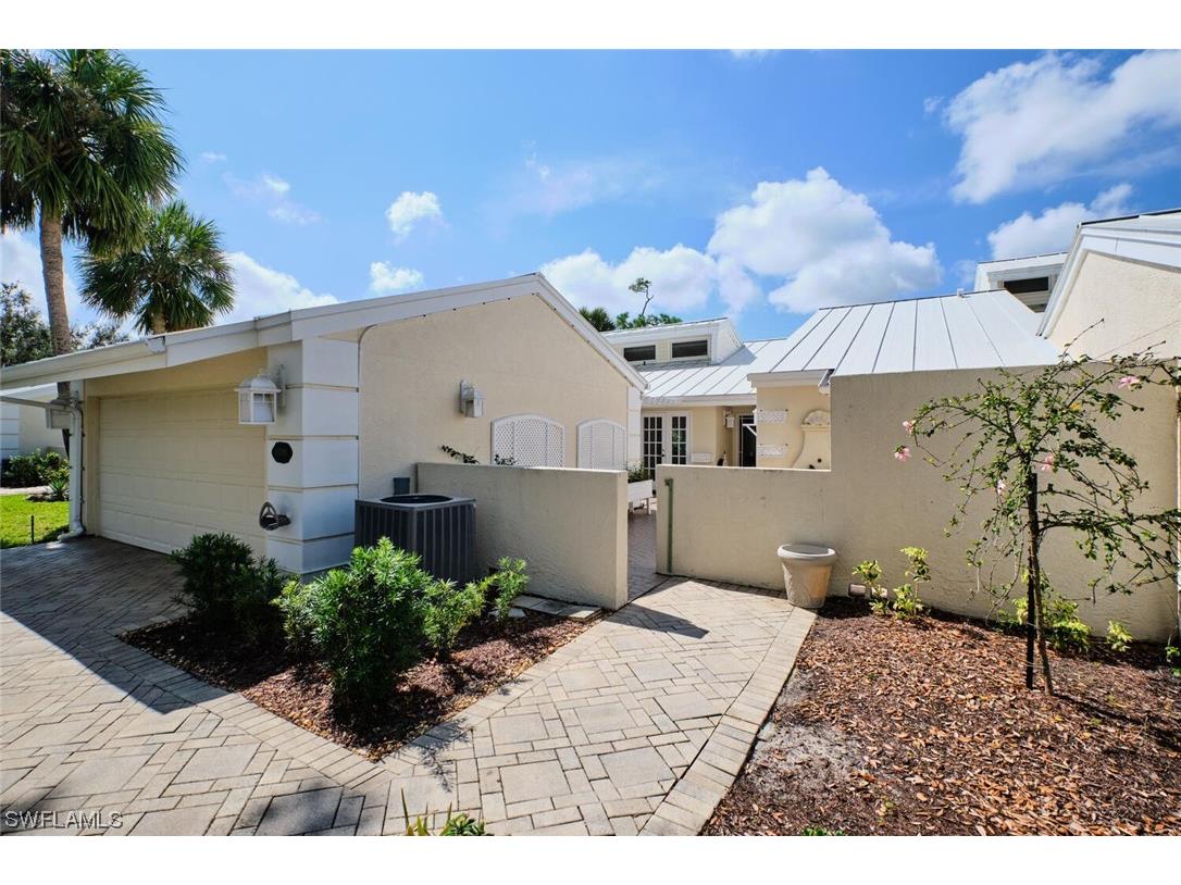 15593 Lockmaben Avenue Fort Myers FL 33912 223054995 image1