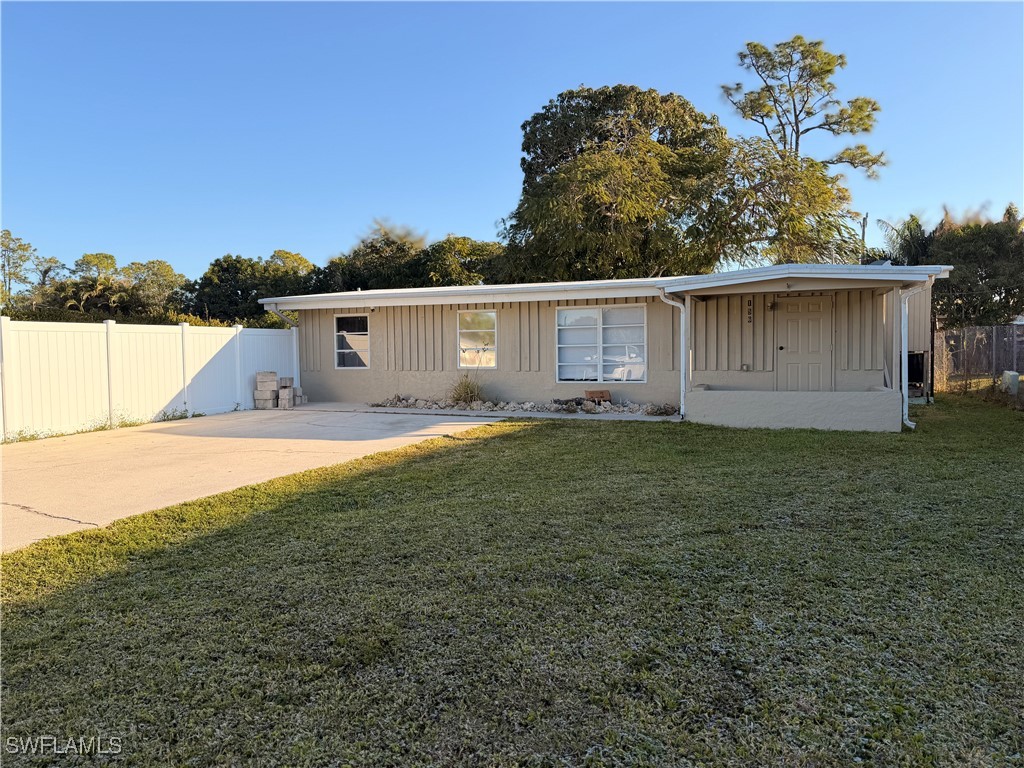 156 4th Street Naples FL 34113 226005133 image1