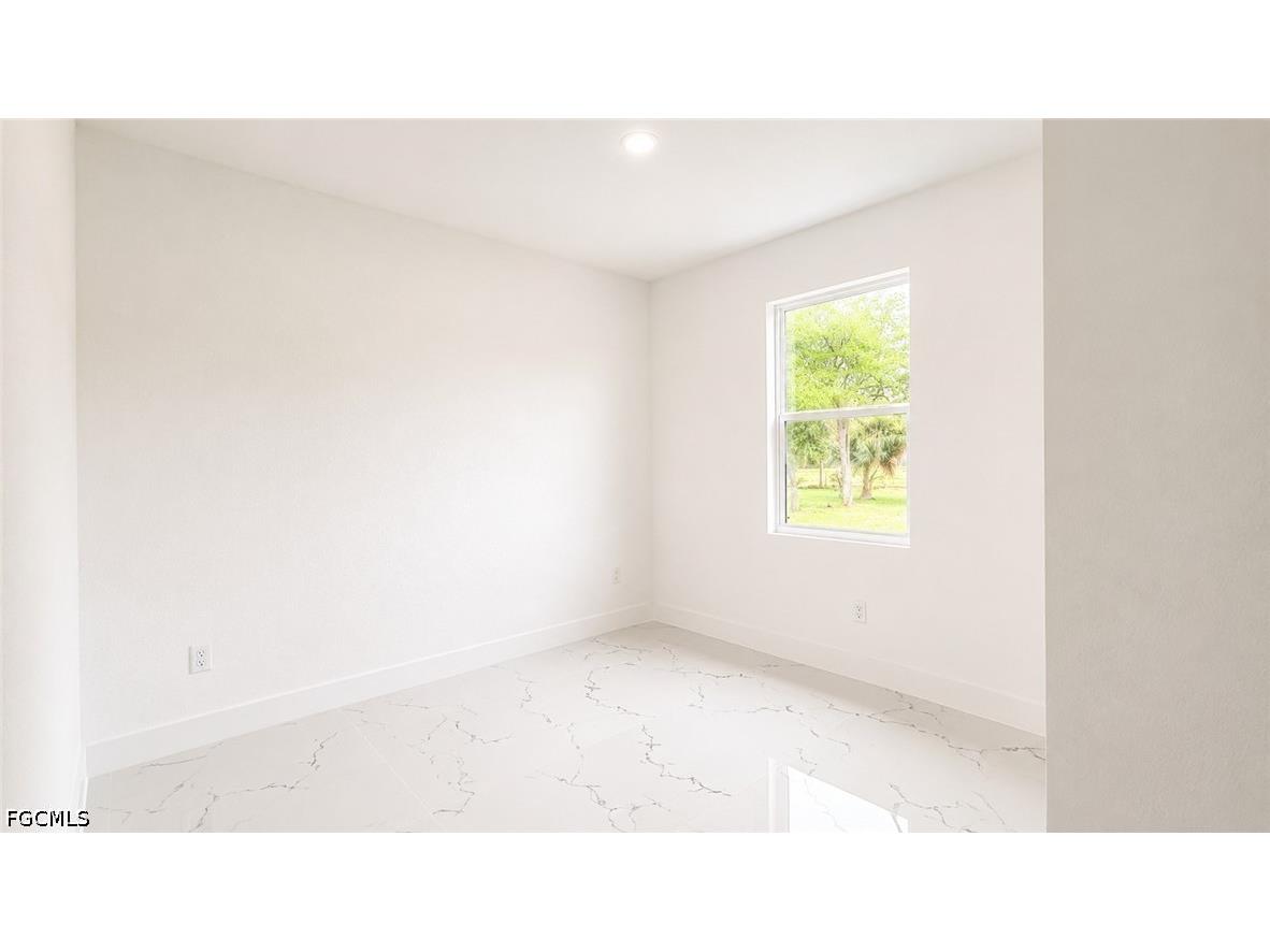 156 Carousel Avenue Labelle FL 33935 2026027775 image4