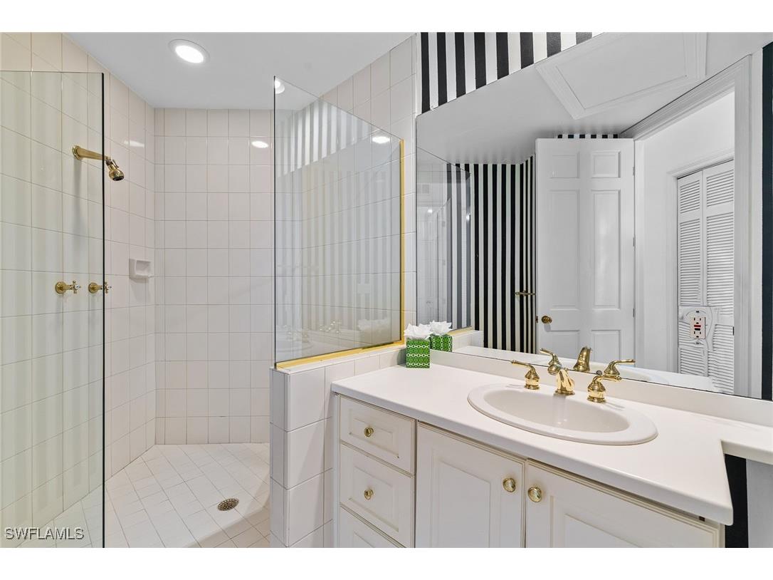 156 Colonade Circle #1107 Naples FL 34103 225077449 image15