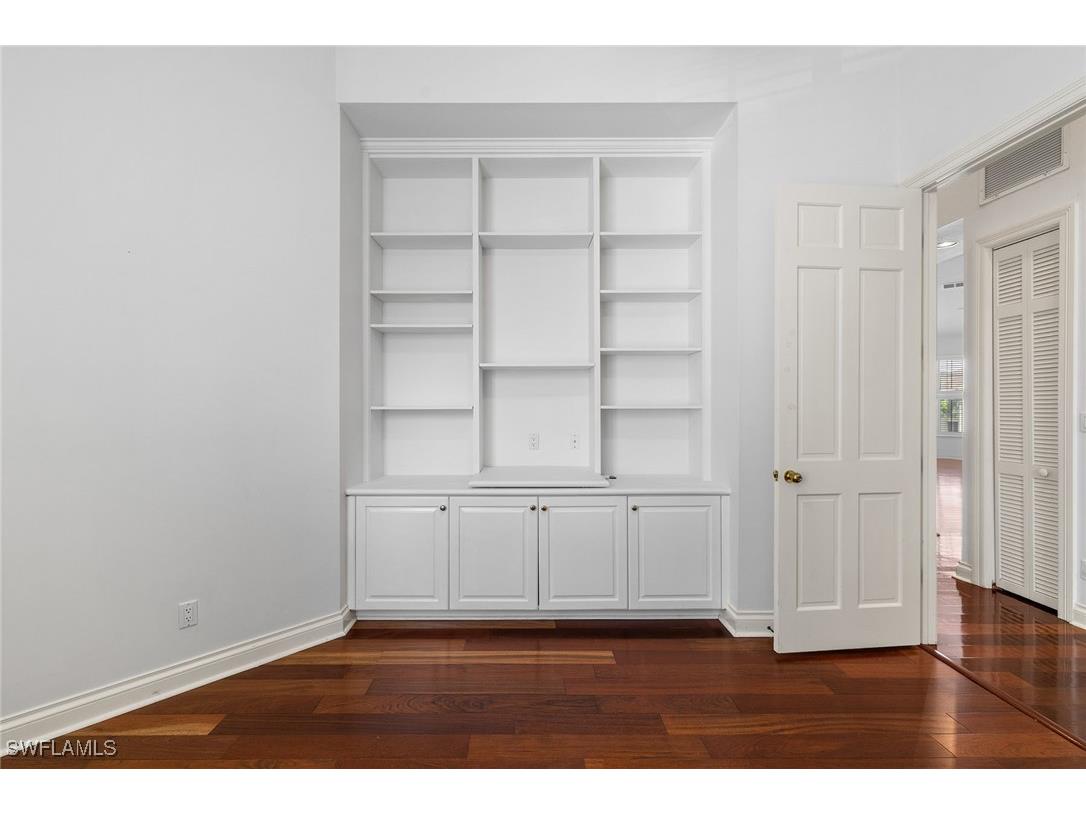 156 Colonade Circle #1107 Naples FL 34103 225077449 image17