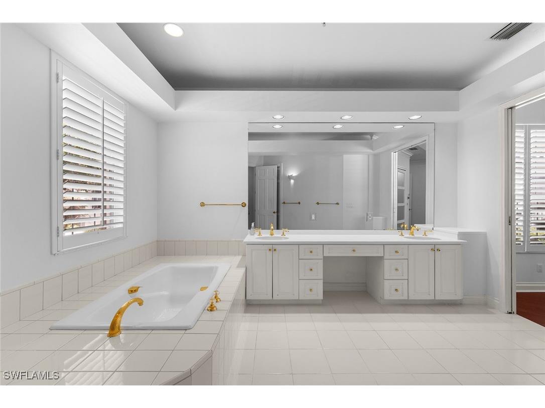 156 Colonade Circle #1107 Naples FL 34103 225077449 image23