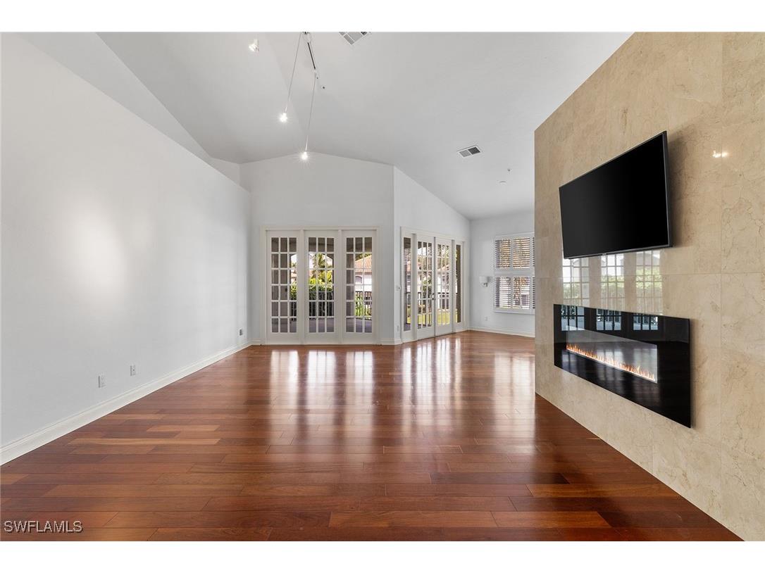 156 Colonade Circle #1107 Naples FL 34103 225077449 image4