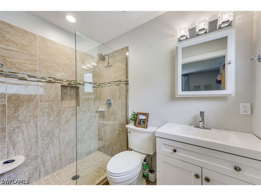 156 Stanhope Circle Naples FL 34104 226019766 image16