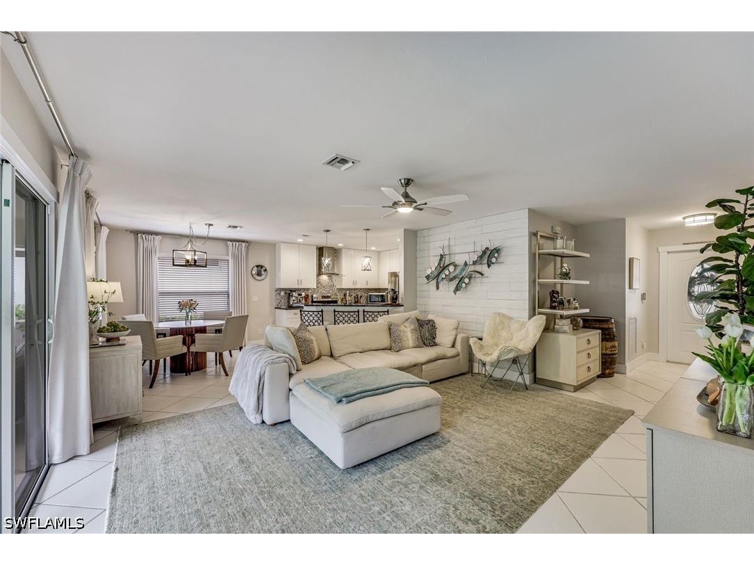 156 Stanhope Circle Naples FL 34104 226019766 image2