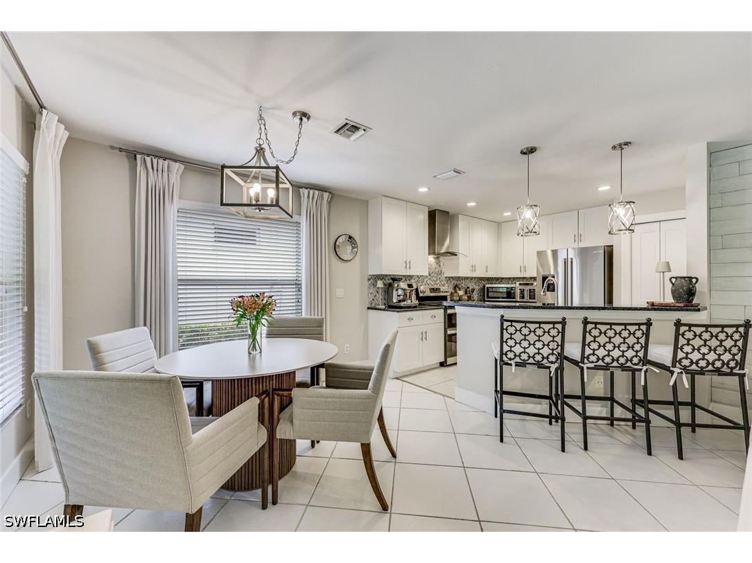 156 Stanhope Circle Naples FL 34104 226019766 image3