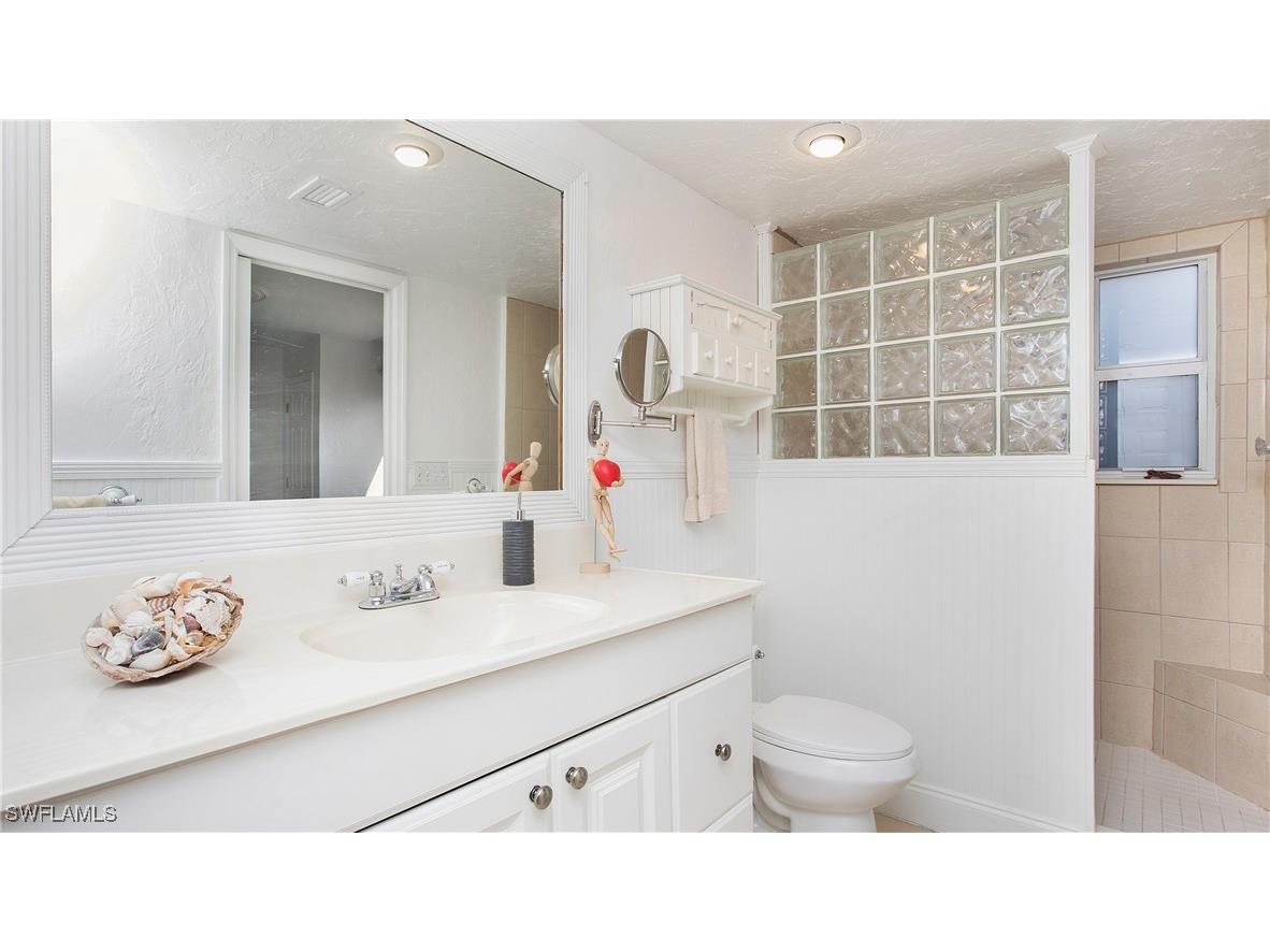 1560 Blue Point Avenue #3 Naples FL 34102 225038646 image21