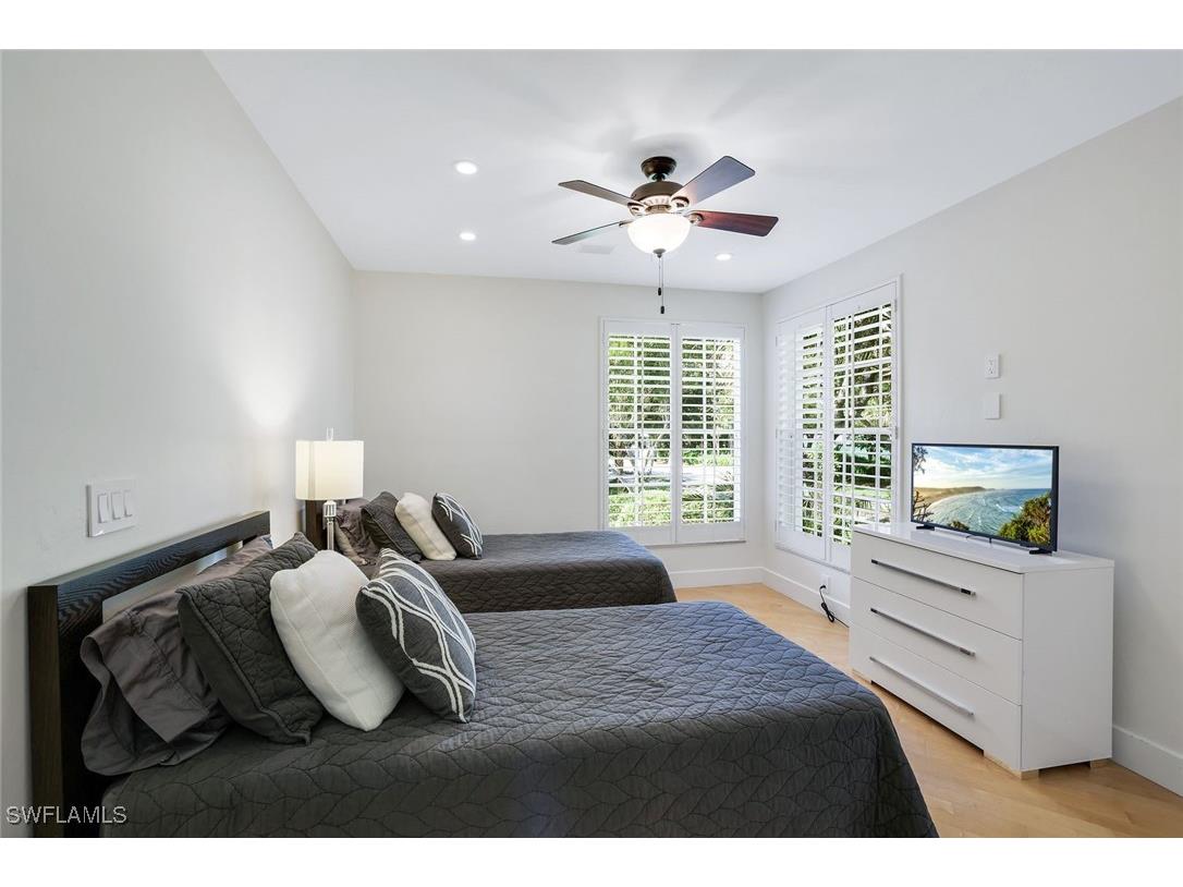 1560 Clermont Drive #D-201 Naples FL 34109 225081639 image15