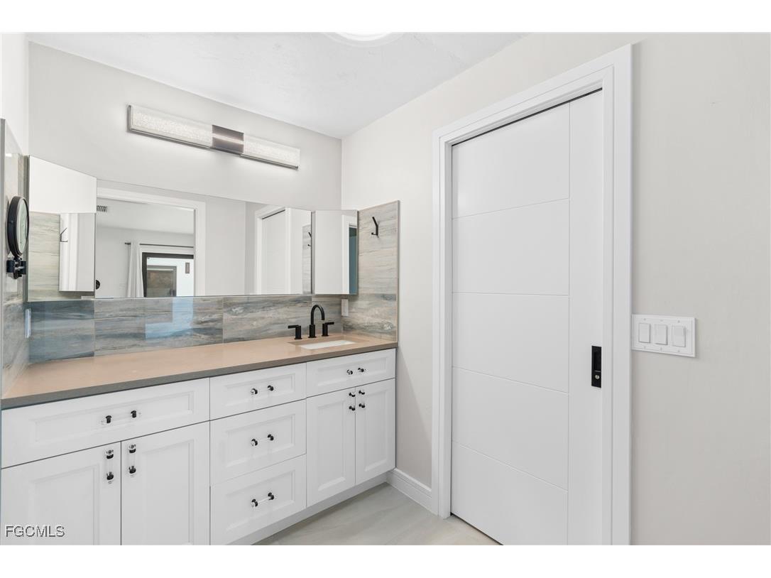 15600 Light Blue Circle Fort Myers FL 33908 2025010763 image31