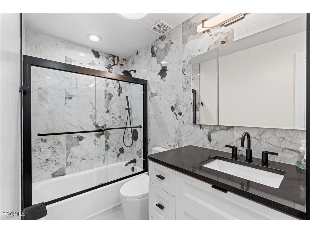 15600 Light Blue Circle Fort Myers FL 33908 2025010763 image32