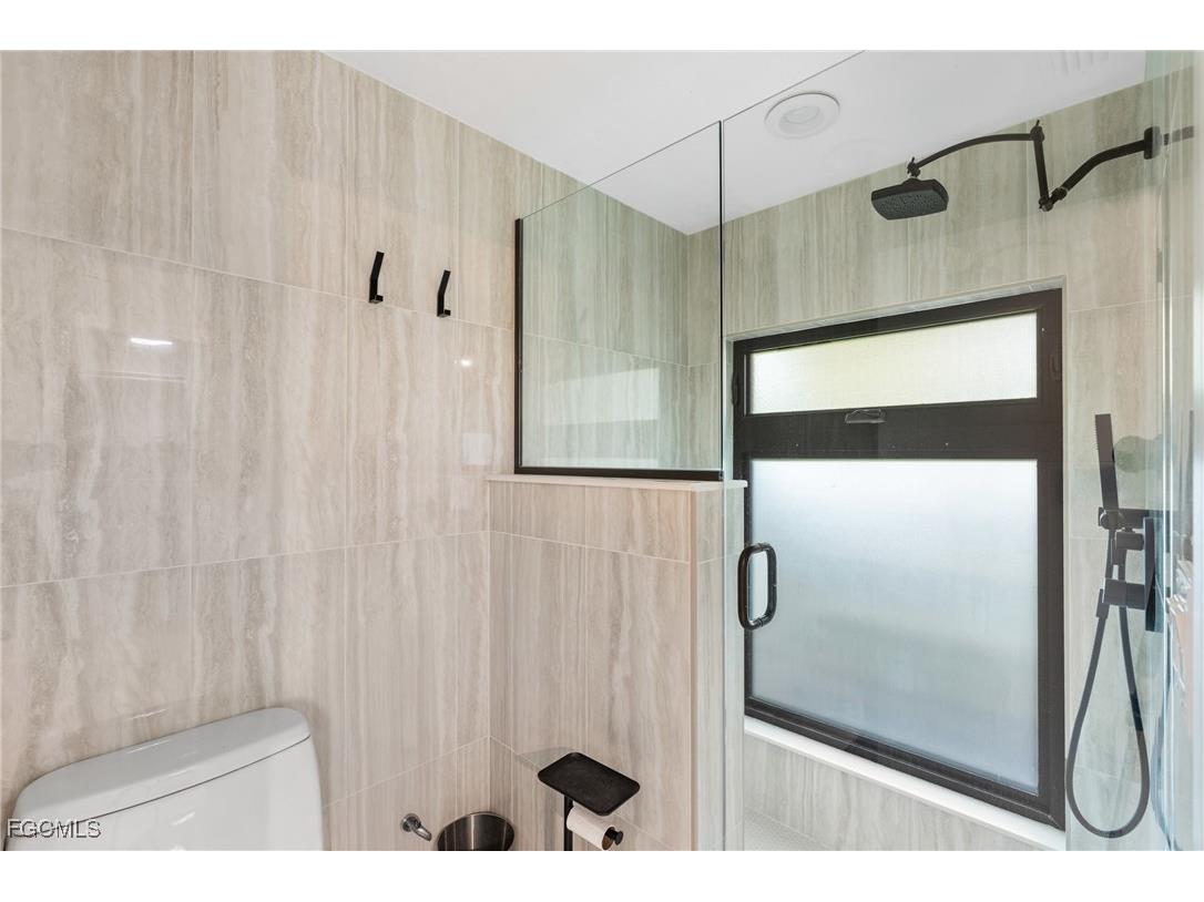 15600 Light Blue Circle Fort Myers FL 33908 2025010763 image33