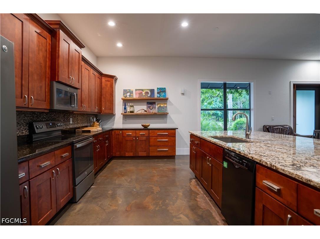 1561 Lynwood Avenue Fort Myers FL 33901 2026015834 image1