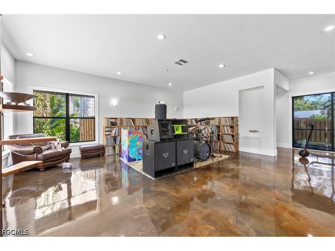 1561 Lynwood Avenue Fort Myers FL 33901 2026015834 image5