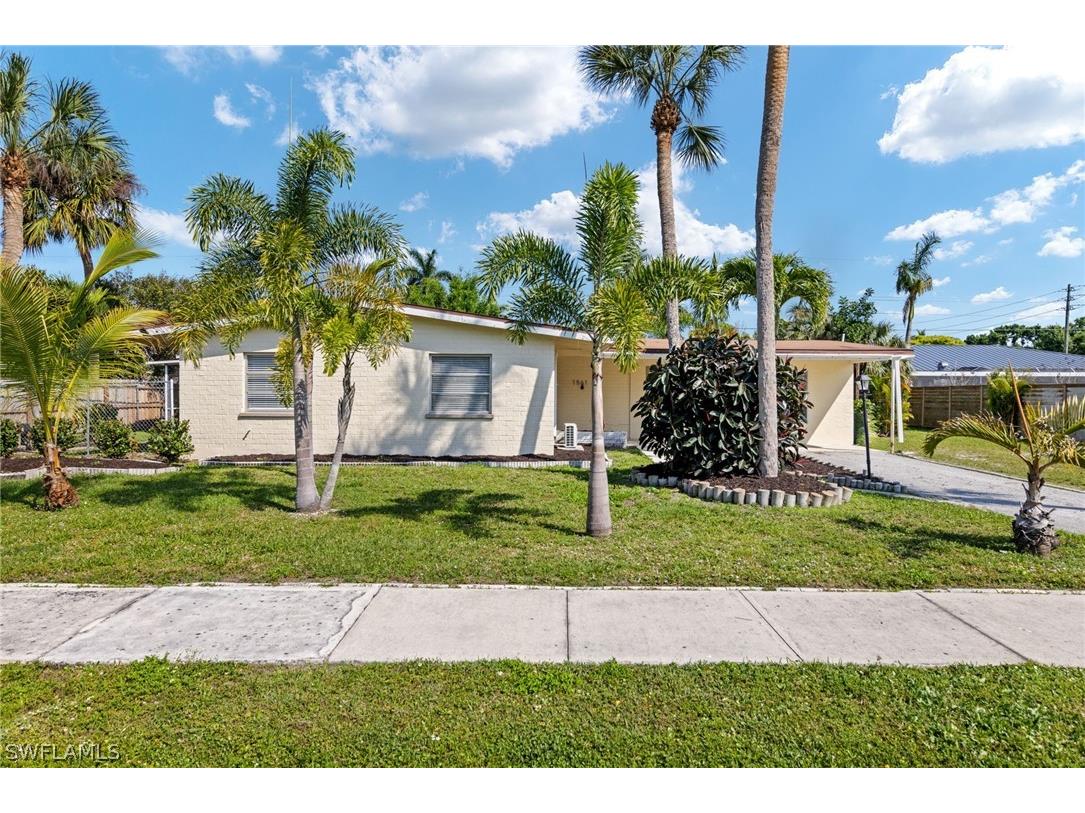 1561 Maravilla Avenue Fort Myers FL 33901 224026123 image1