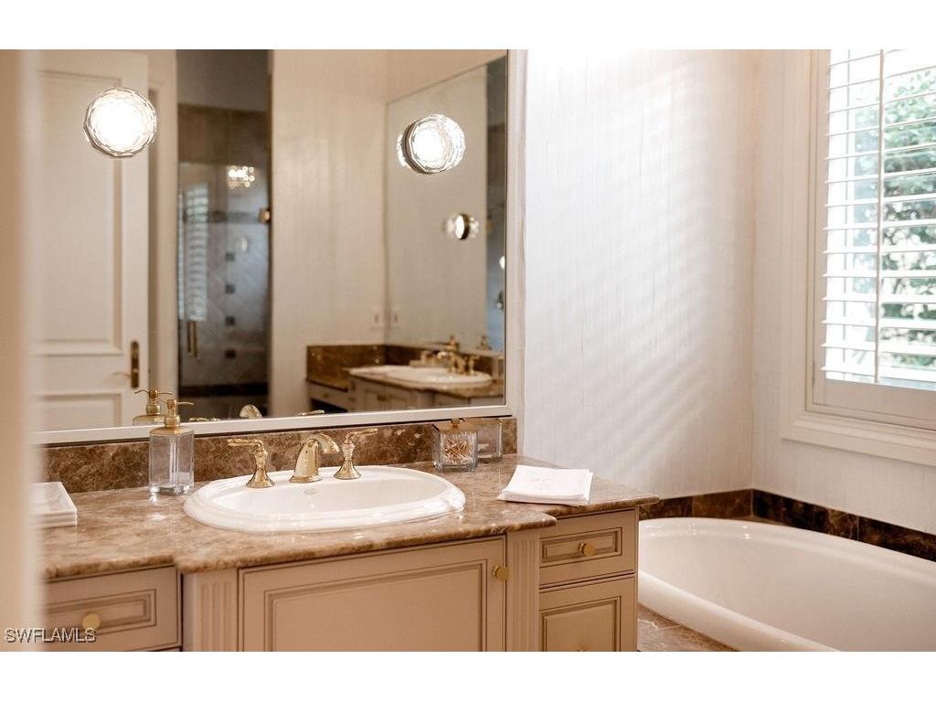 15627 Villoresi Way Naples FL 34110 225082141 image24