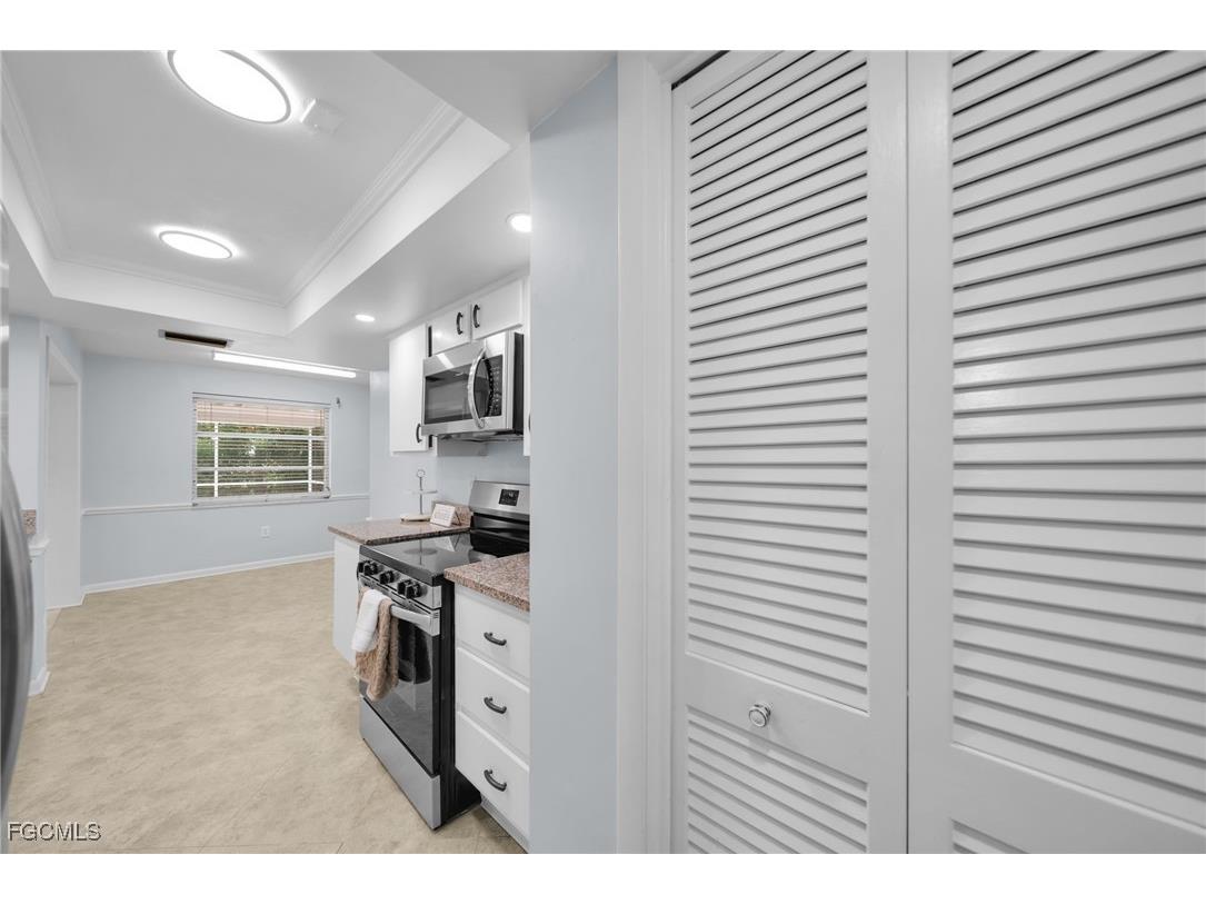 1563 Covington Circle E Fort Myers FL 33919 2025012457 image12