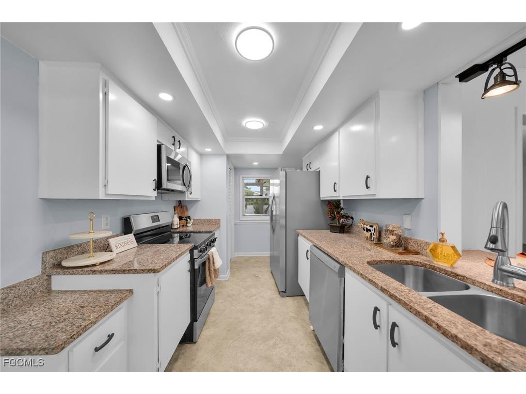 1563 Covington Circle E Fort Myers FL 33919 2025012457 image13