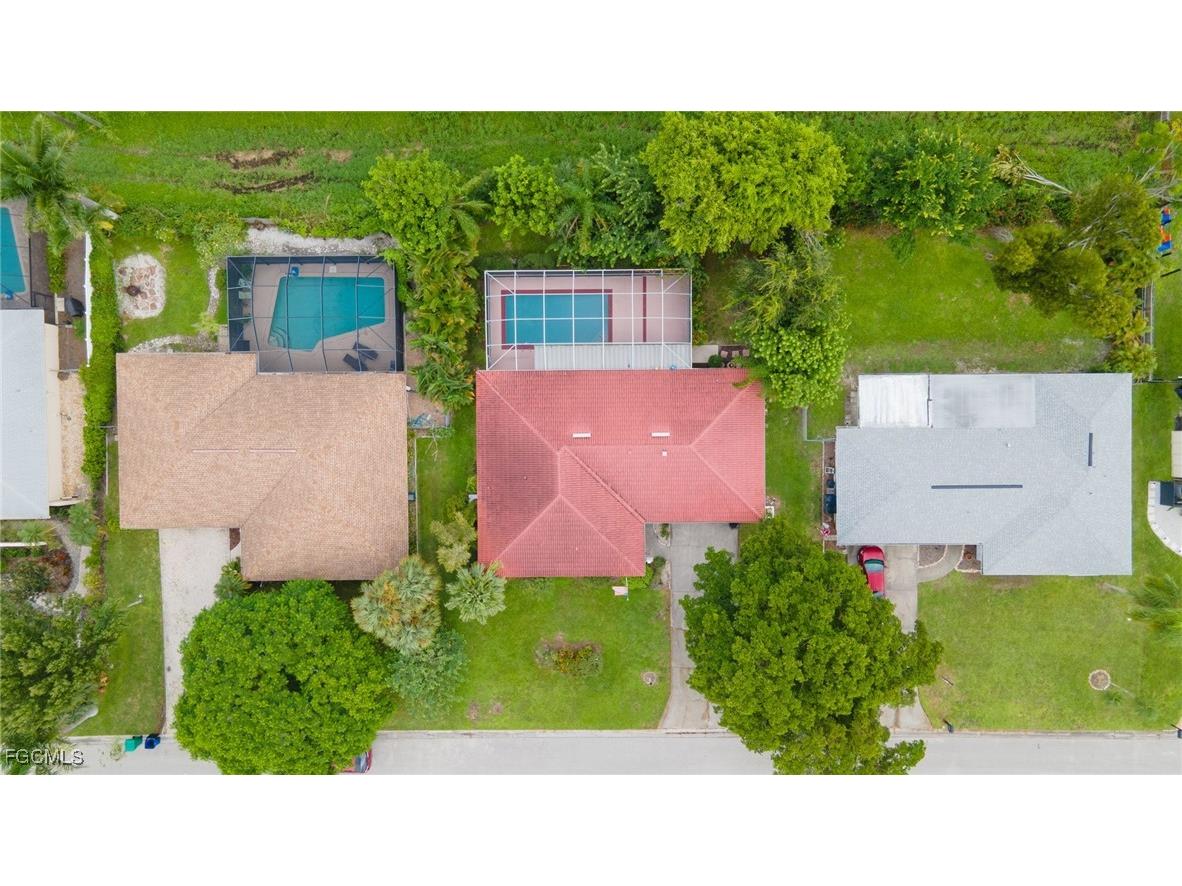 1563 Covington Circle E Fort Myers FL 33919 2025012457 image35