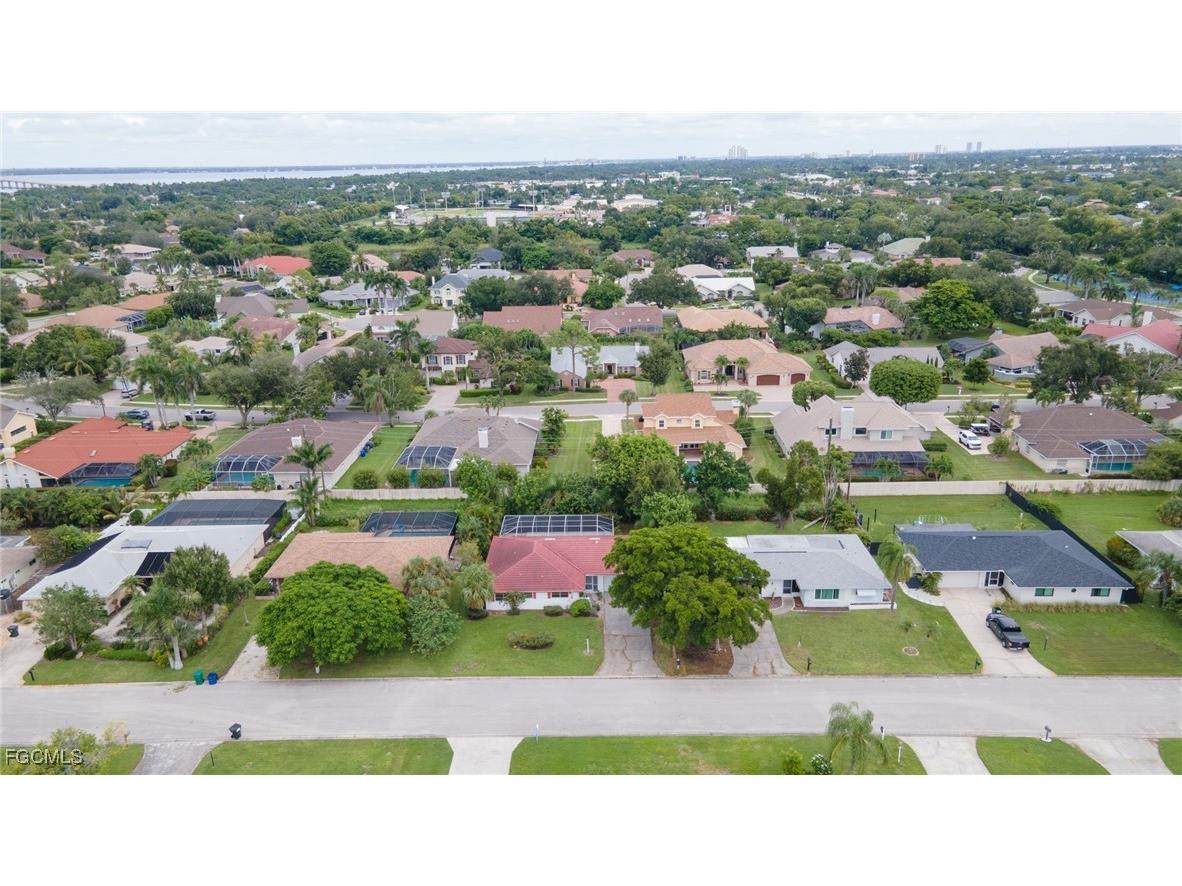 1563 Covington Circle E Fort Myers FL 33919 2025012457 image36