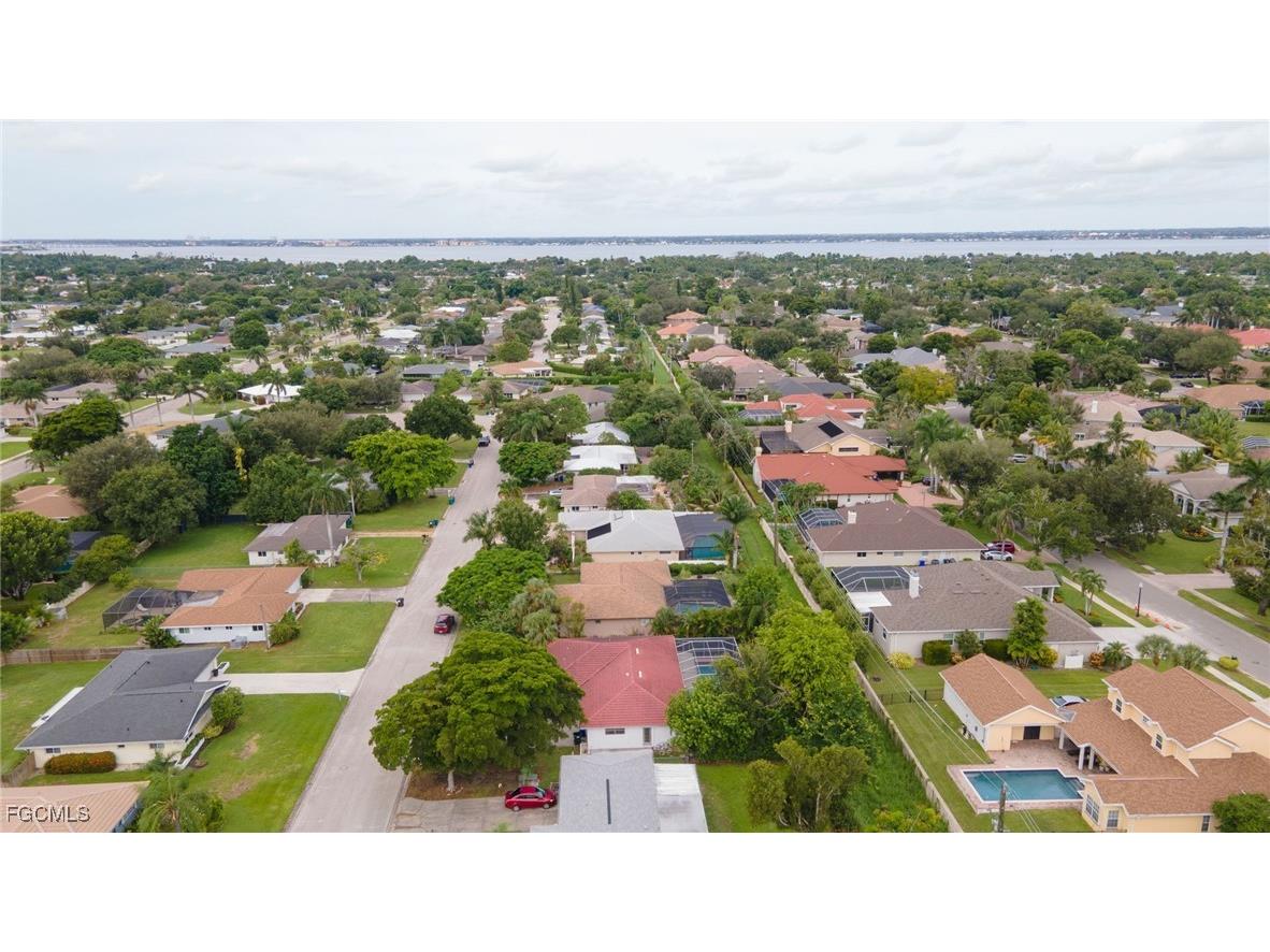 1563 Covington Circle E Fort Myers FL 33919 2025012457 image37