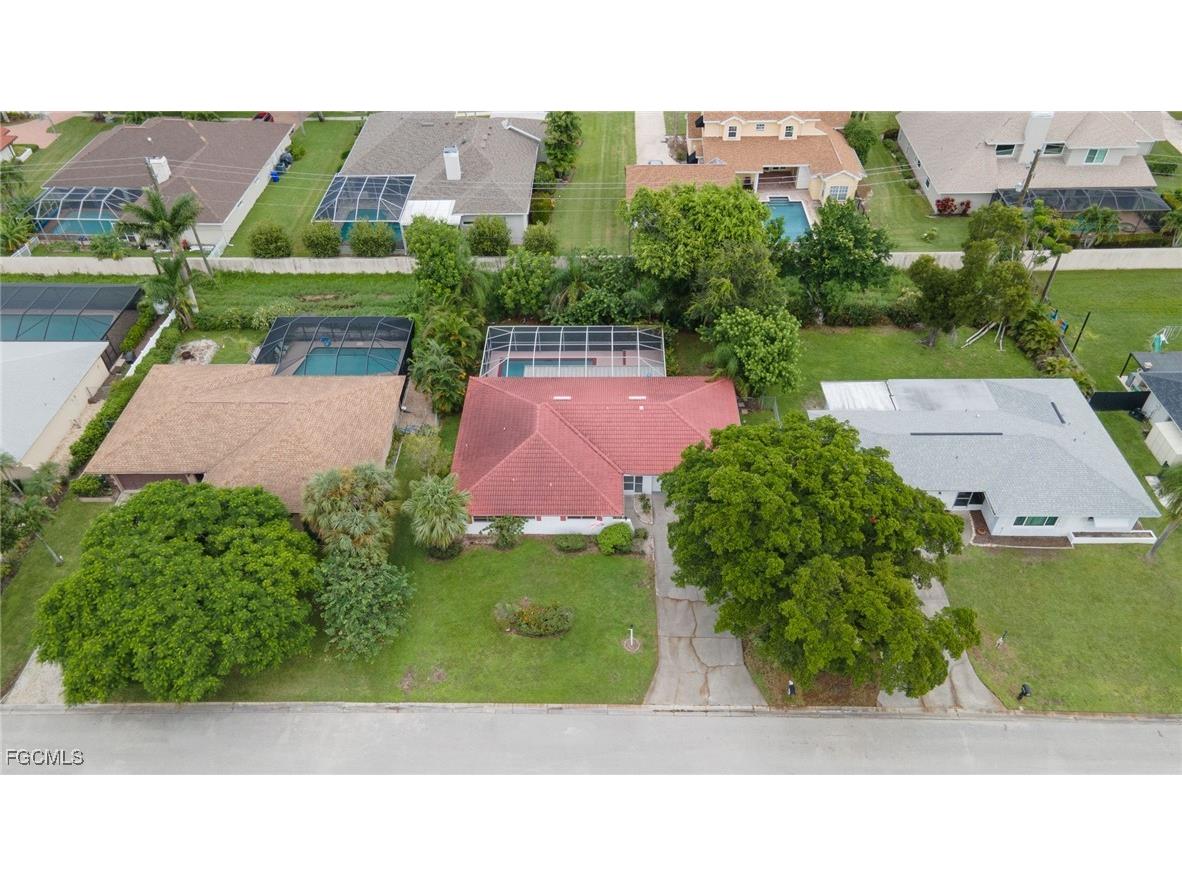 1563 Covington Circle E Fort Myers FL 33919 2025012457 image38