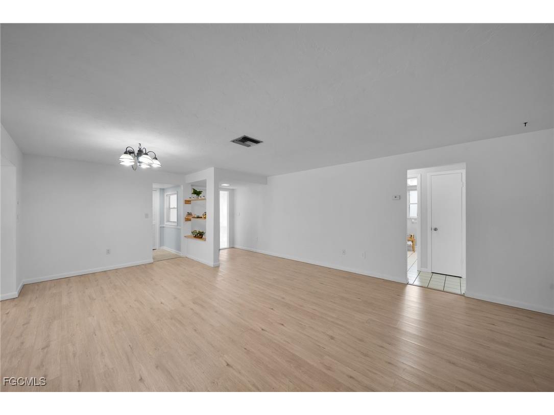 1563 Covington Circle E Fort Myers FL 33919 2025012457 image6