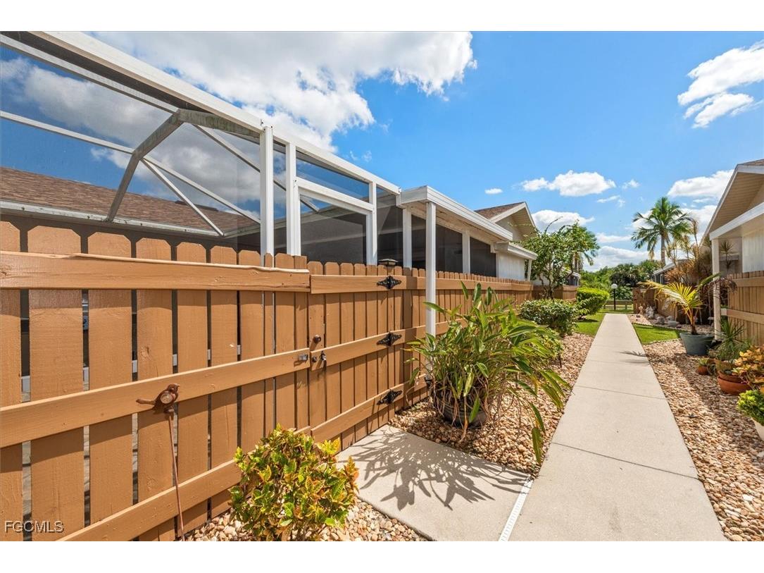 15630 Crystal Lake Drive #102 North Fort Myers FL 33917 2025013884 image15