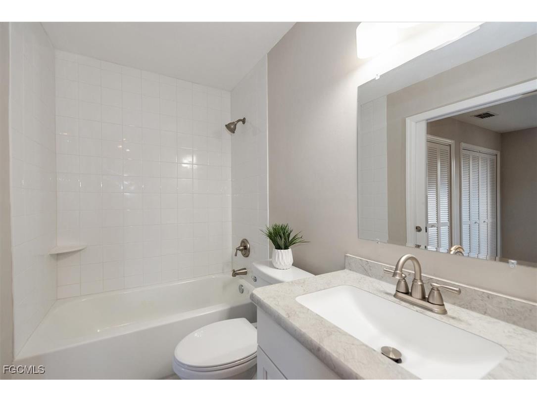 15630 Crystal Lake Drive #102 North Fort Myers FL 33917 2025013884 image22