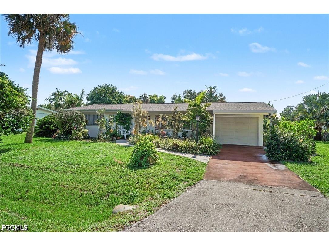 1564 Ixora Drive North Fort Myers FL 33917 2026029294 image2