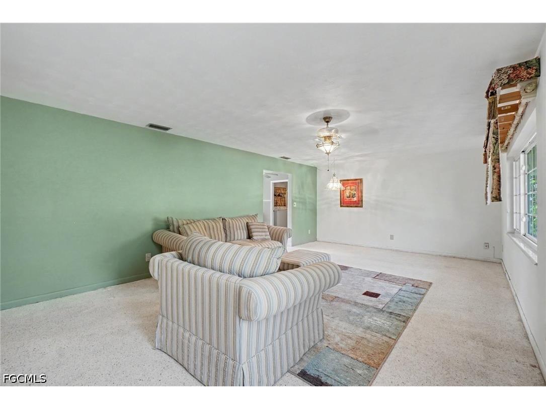 1564 Ixora Drive North Fort Myers FL 33917 2026029294 image4
