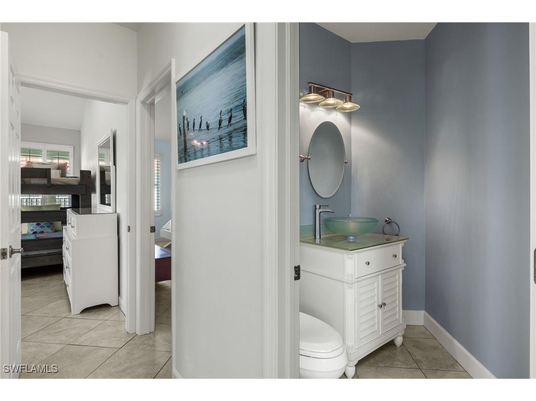 1564 Middle Gulf Drive Sanibel FL 33957 225056213 image20