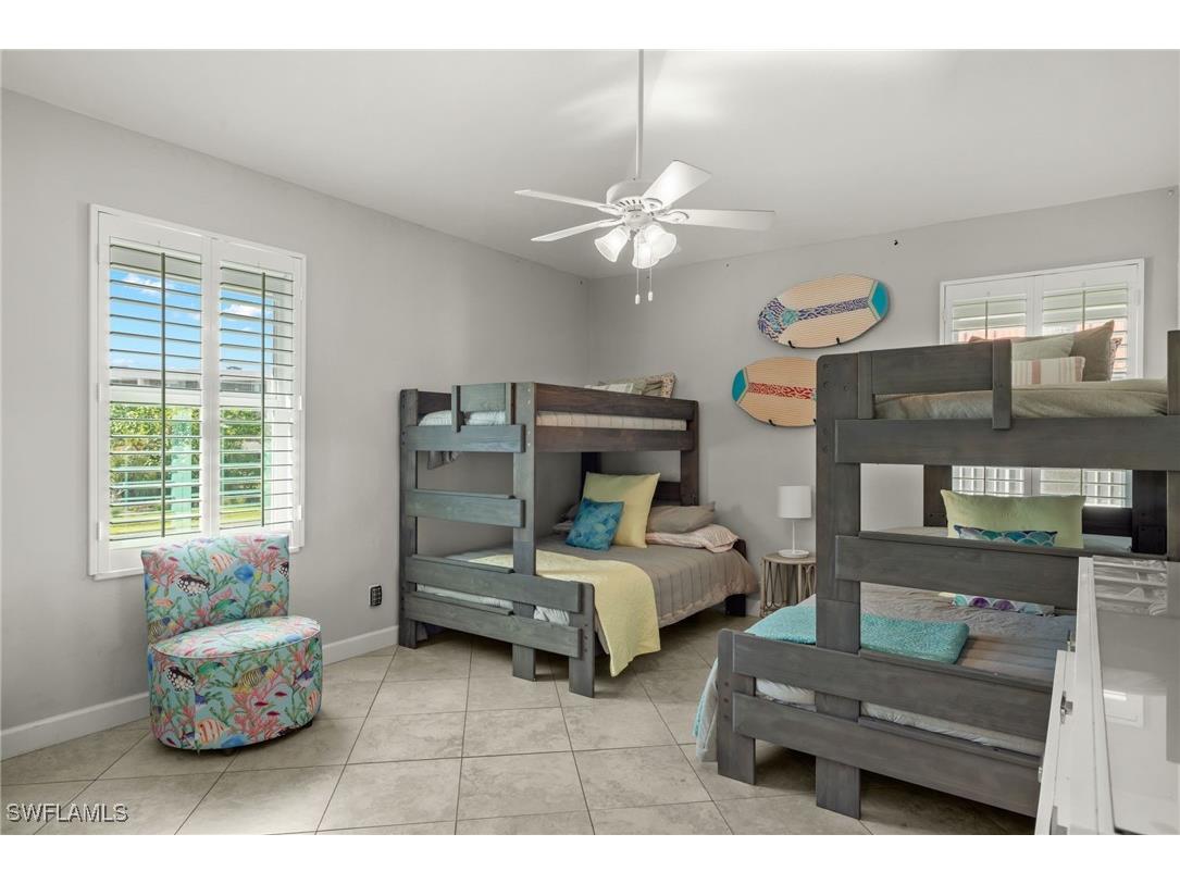 1564 Middle Gulf Drive Sanibel FL 33957 225056213 image21