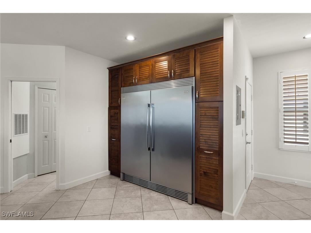 1564 Middle Gulf Drive Sanibel FL 33957 225056213 image7