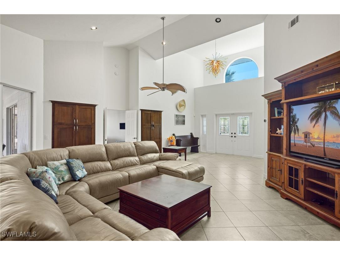 1564 Middle Gulf Drive Sanibel FL 33957 225056213 image8