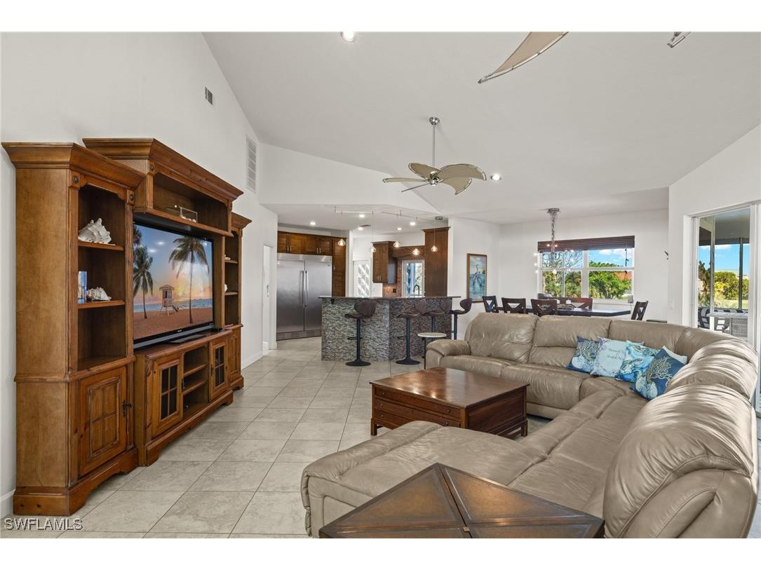 1564 Middle Gulf Drive Sanibel FL 33957 225056213 image9