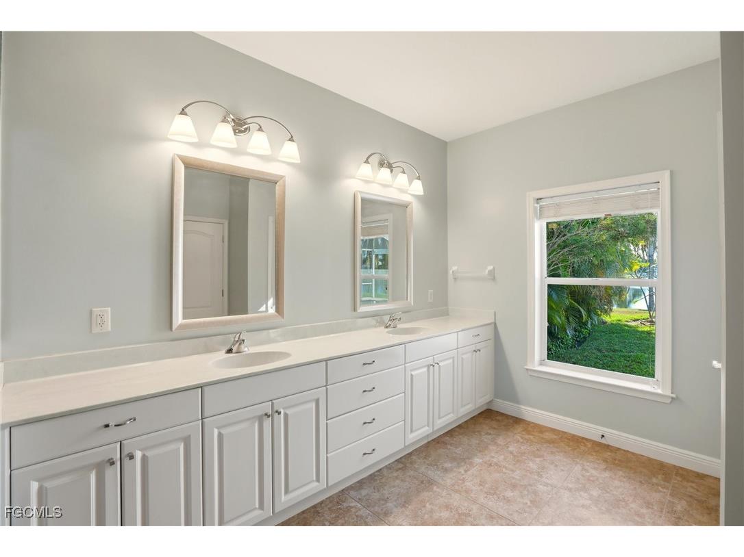 15650 Caloosa Creek Circle Fort Myers FL 33908 2025025228 image18