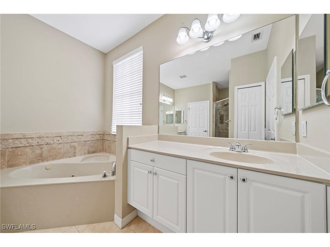 15662 Summit Place Circle #385 Naples FL 34119 225068232 image24