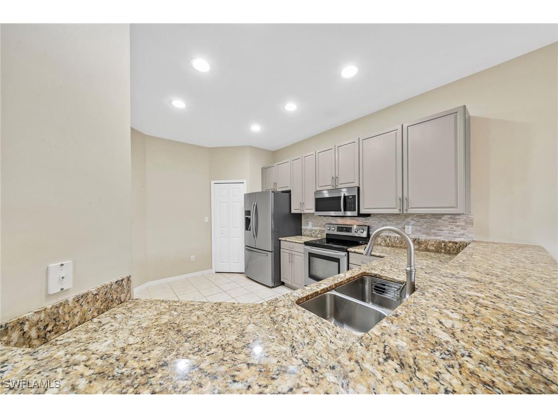 15662 Summit Place Circle #385 Naples FL 34119 225068232 image7