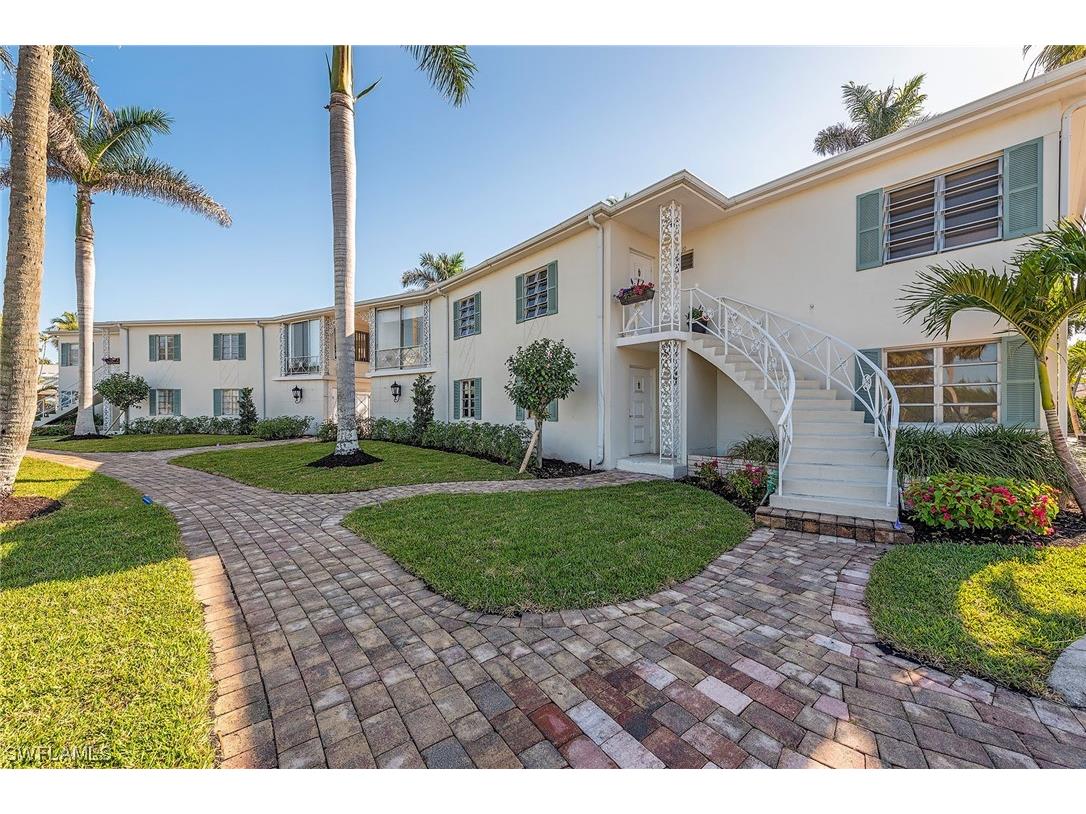 1568 Gulf Shore Boulevard N #4 Naples FL 34102 223021767 image1
