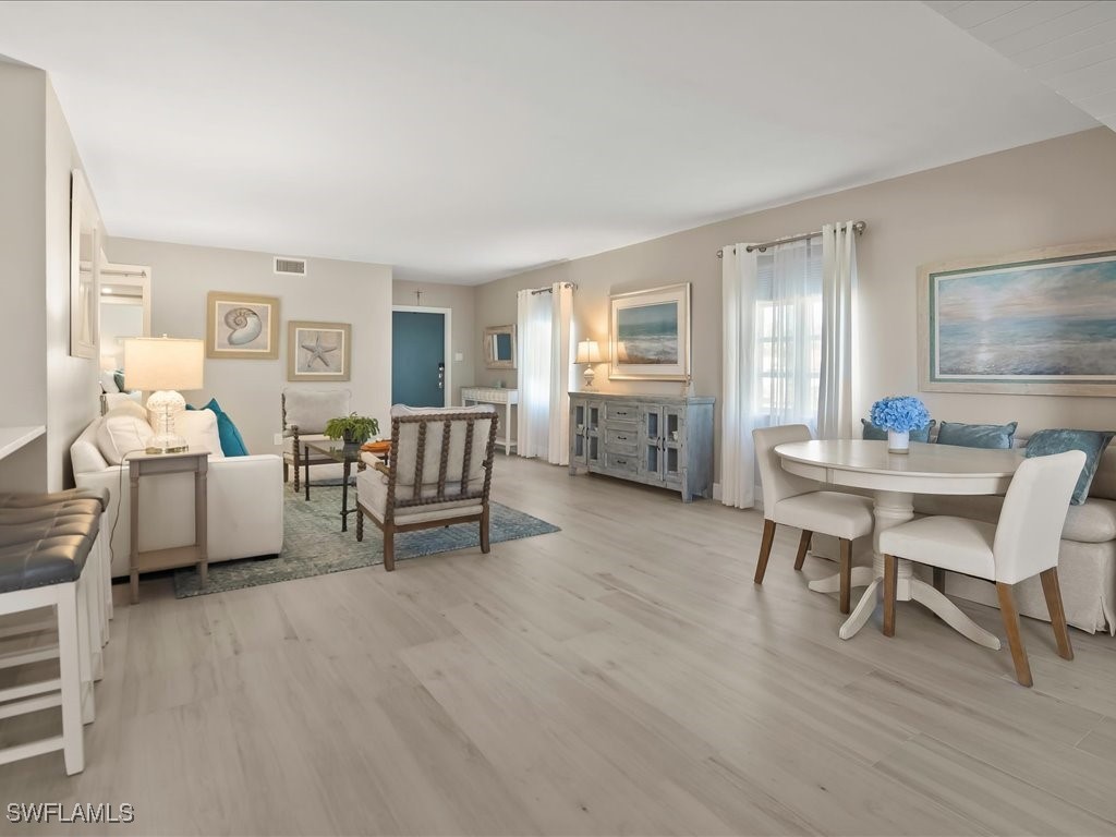 1568 Gulf Shore Boulevard N #4 Naples FL 34102 225079862 image4