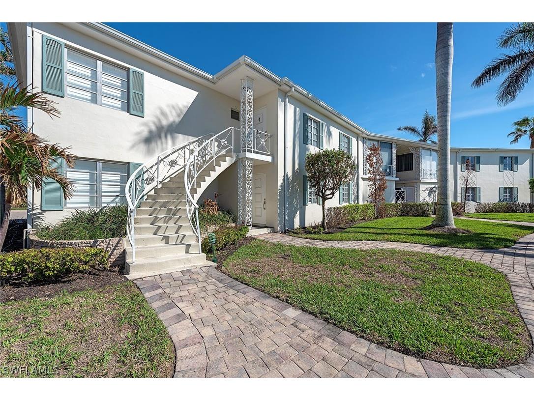 1568 Gulf Shore Boulevard N #5 Naples FL 34102 224092346 image1