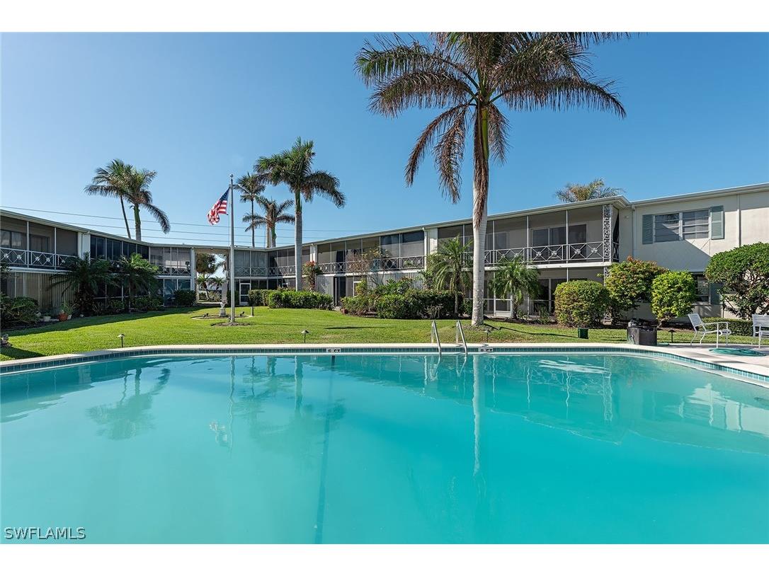 1568 Gulf Shore Boulevard N #5 Naples FL 34102 224092346 image10