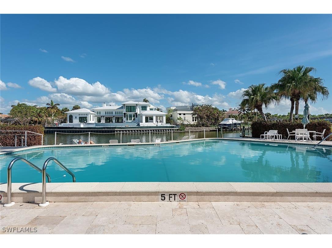 1568 Gulf Shore Boulevard N #5 Naples FL 34102 224092346 image11