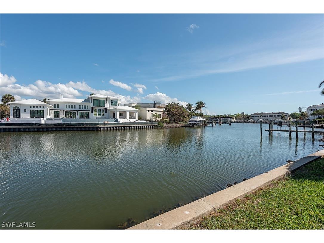 1568 Gulf Shore Boulevard N #5 Naples FL 34102 224092346 image15